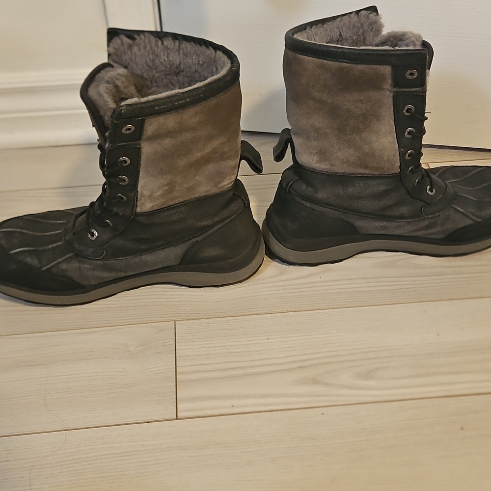 UGG Snow Boots Waterproof Womens Size 10 (Adirondack III) Black And Gray - Picture 9 of 9